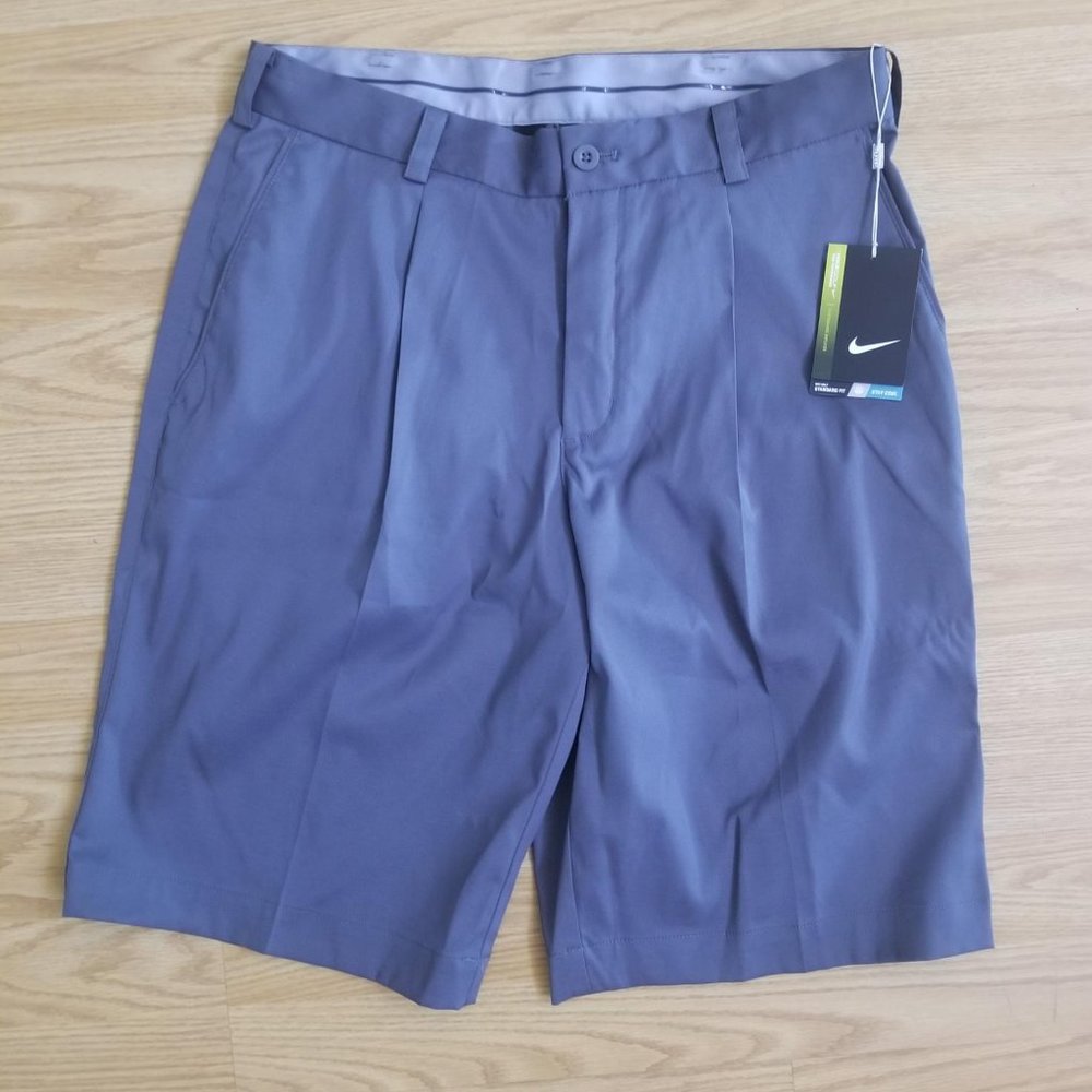 Brand new Men's Nike golf shorts size 30